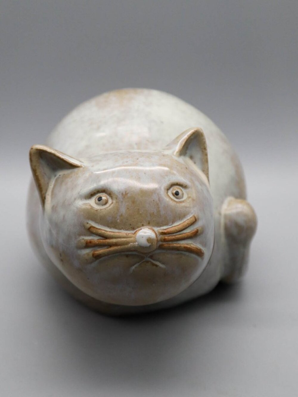 Handmade Fat Cat Art Pottery Sculpture Statue Blue Taupe Glaze 10"L Folk Art - Picture 2 of 6